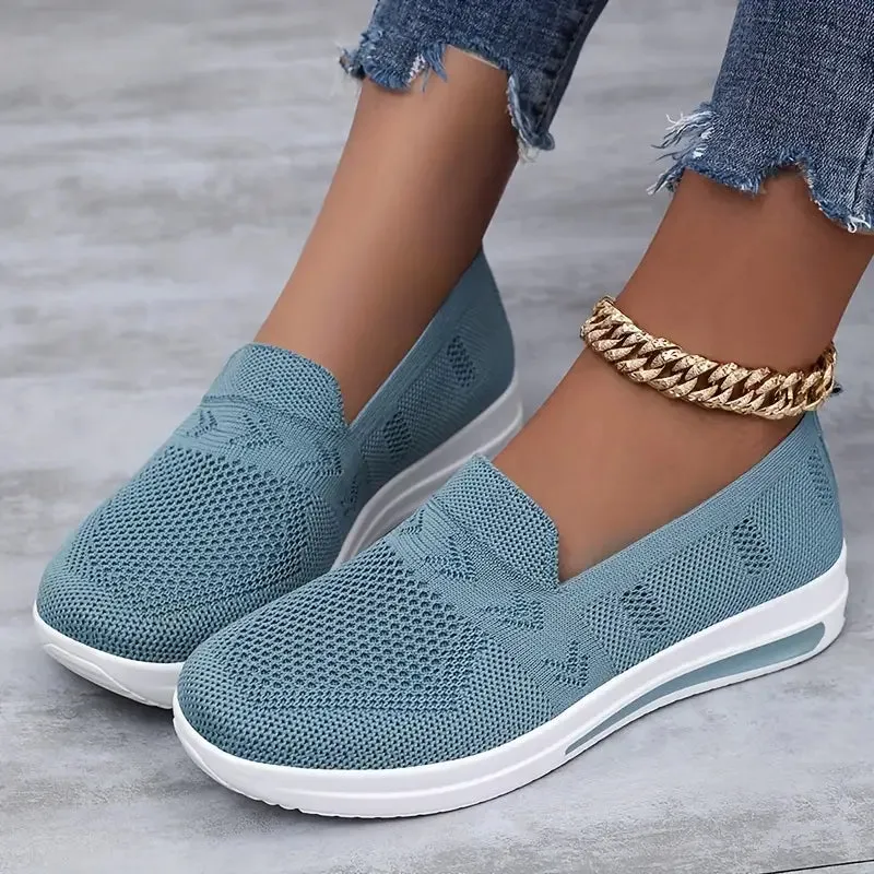 SOLID BREATHABLE COLOR SNEAKERS