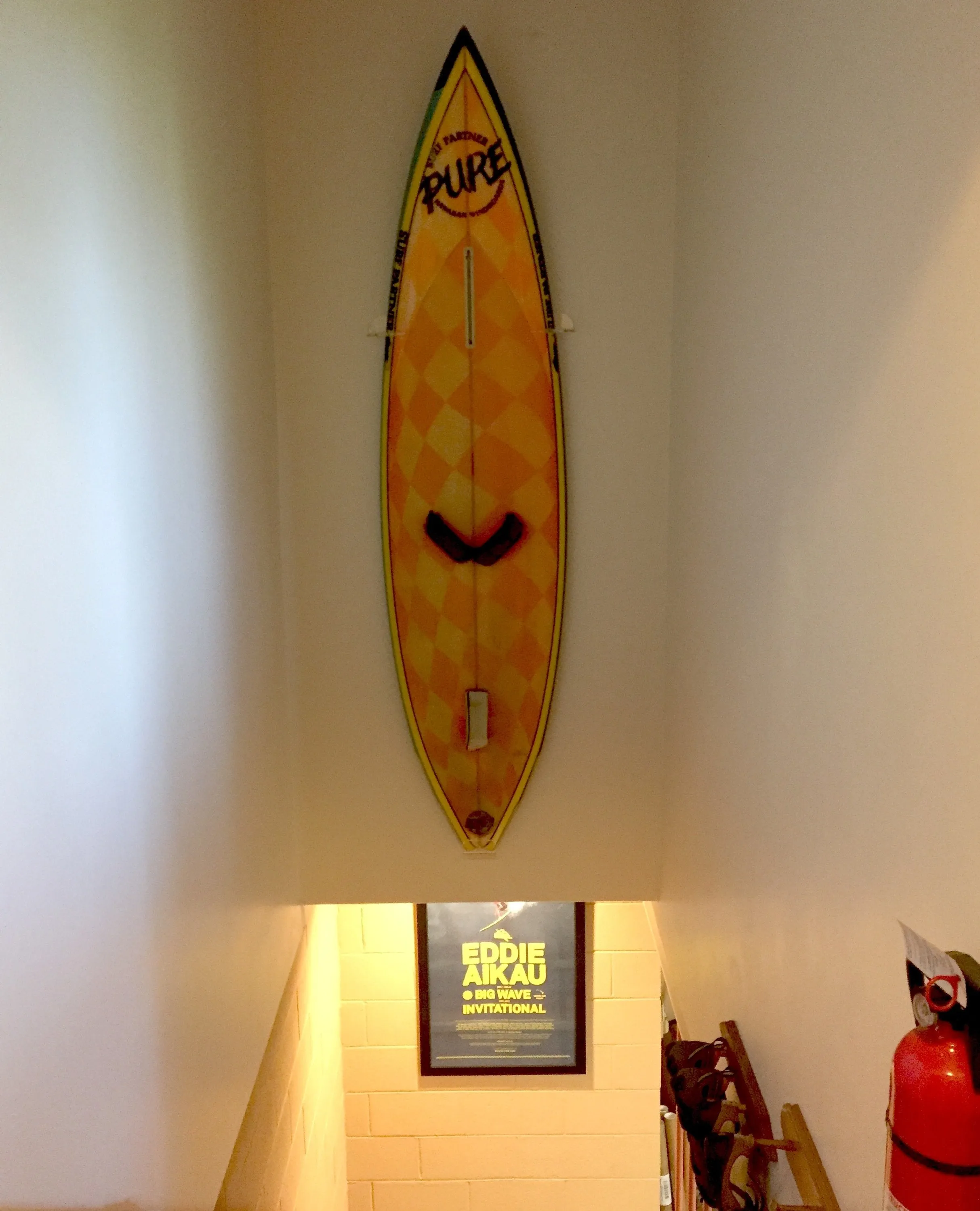 Surfboard Wall Rack VERTICAL - Clear Mount Acrylic