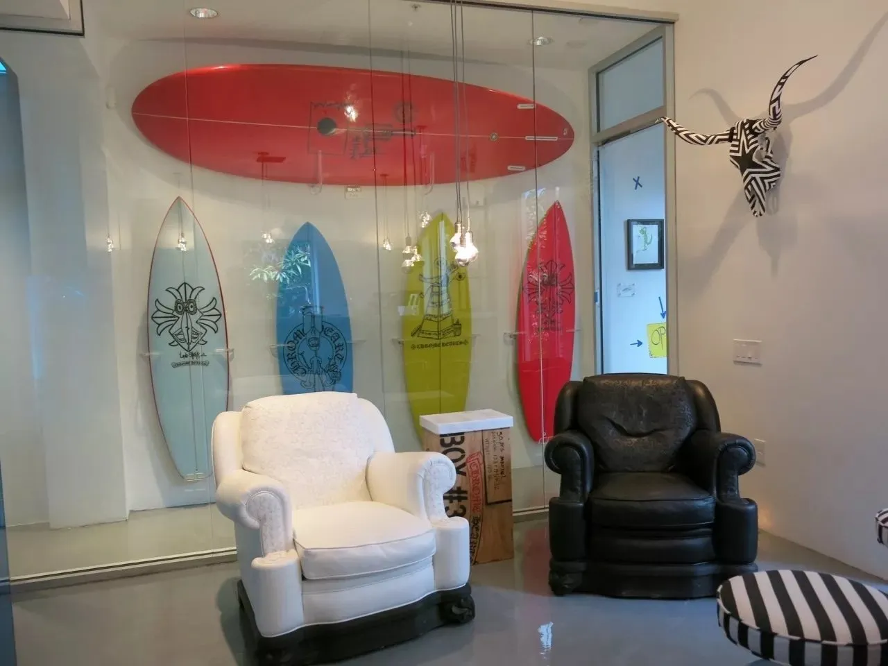 Surfboard Wall Rack VERTICAL - Clear Mount Acrylic